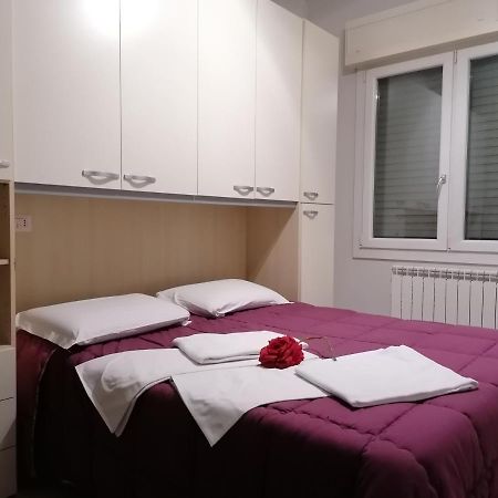 Villa Glori Affitto Camere Monolocali คาร์ปิ ภายนอก รูปภาพ