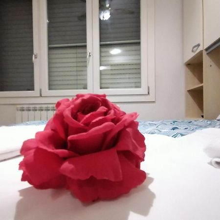 Villa Glori Affitto Camere Monolocali คาร์ปิ ภายนอก รูปภาพ