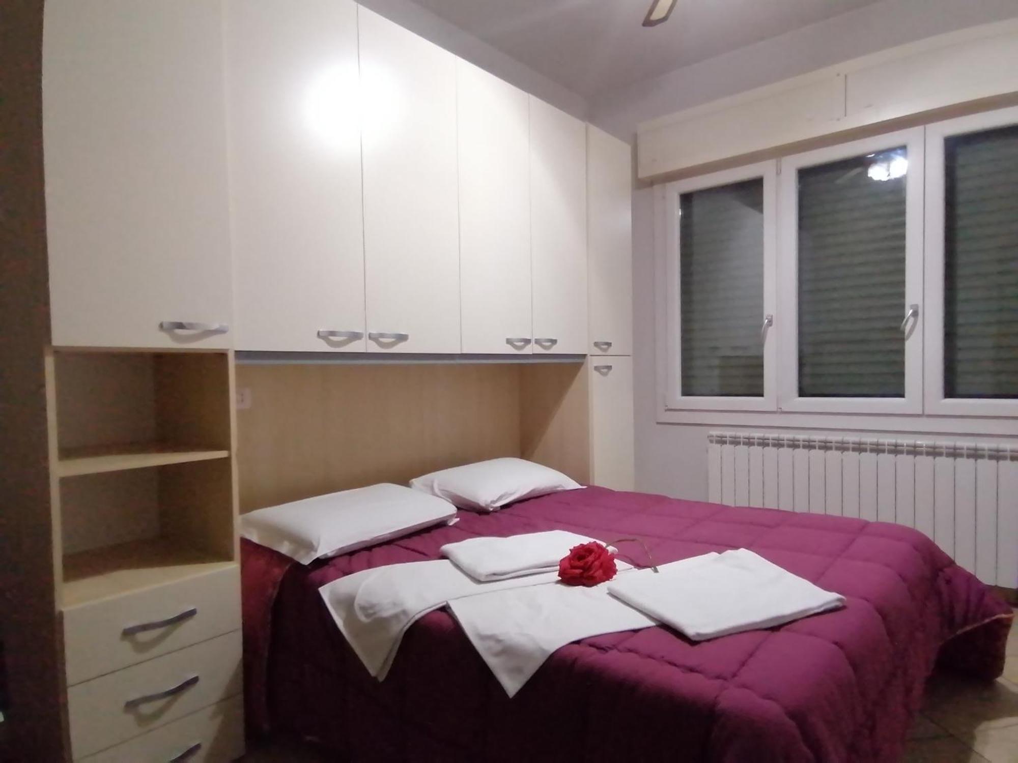 Villa Glori Affitto Camere Monolocali คาร์ปิ ภายนอก รูปภาพ