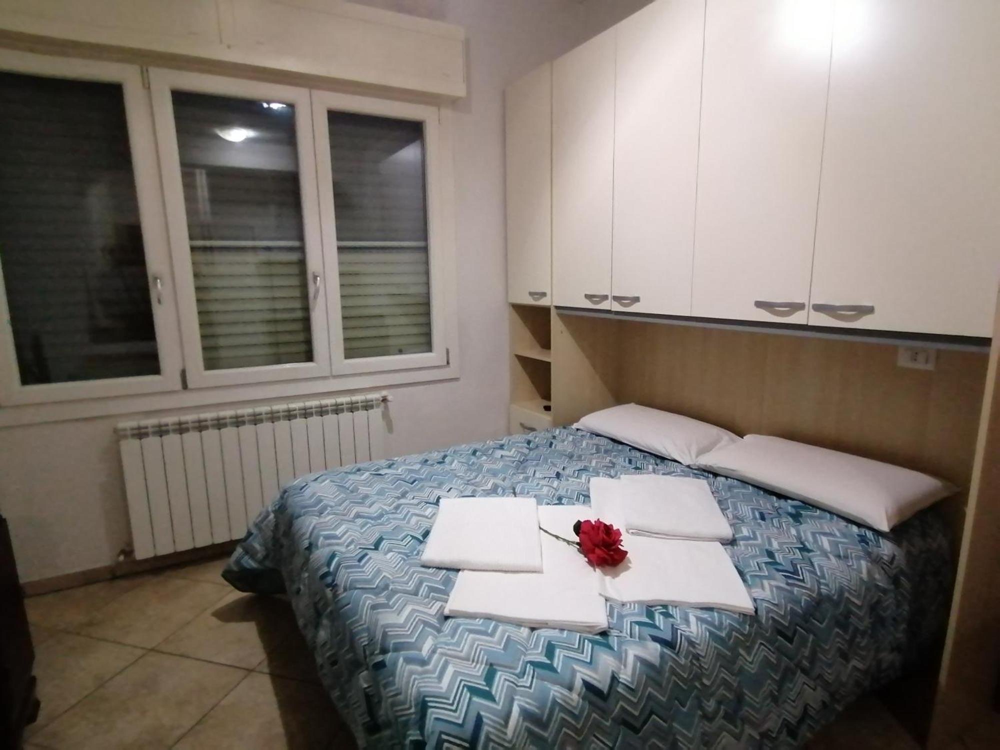 Villa Glori Affitto Camere Monolocali คาร์ปิ ภายนอก รูปภาพ